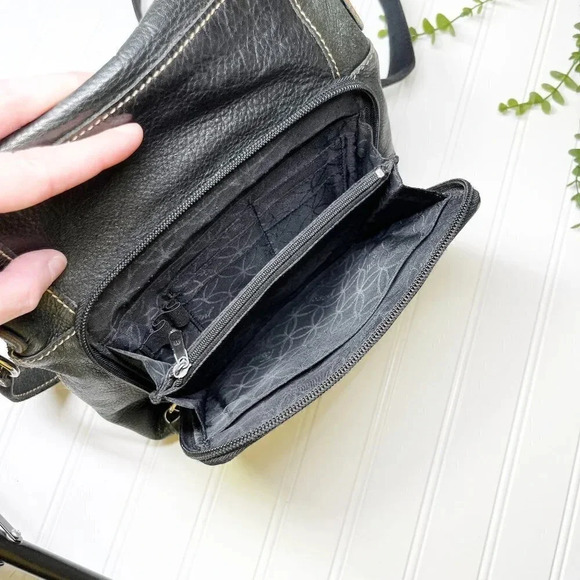 Y2K Fossil Black Leather Crossbody Bag with Lots of Pockets - Picture 8 of 10